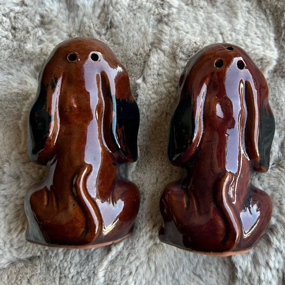 Enesco Imports Japan-Vintage Redware Bloodhounds Salt & Pepper Shakers - Picture 3 of 7